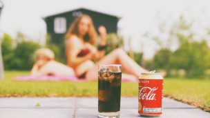 Francia: Condenan a padre que alimentaba a sus hijos solo con Coca-Cola
