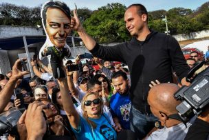 Hijo de Jair Bolsonaro de visita en Chile