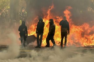 No es solo en Chile: En París saqueadores se aprovecharon de las manifestaciones