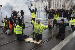 Un nuevo sábado de choques entre la policía y cientos de manifestantes en Francia