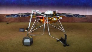 La sonda InSight desplega en Marte su sismógrafo francés