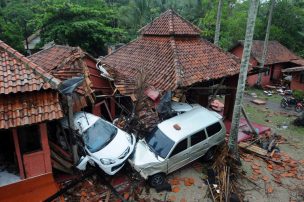 Tal como en Chile: Autoridades indonesias reconocen que comunicaron que no habría tsunami