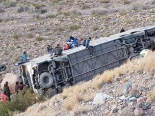 Dos menores de edad chilenos y una mujer peruana son las víctimas del accidente carretero en Argentina