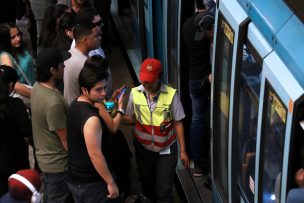 Línea 1 de Metro se mantuvo interrumpida por más de una hora este jueves
