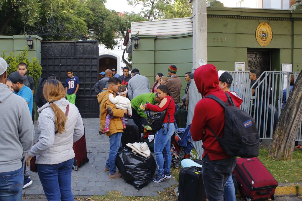 83 venezolanos retornaron a Caracas desde Chile por plan de Maduro