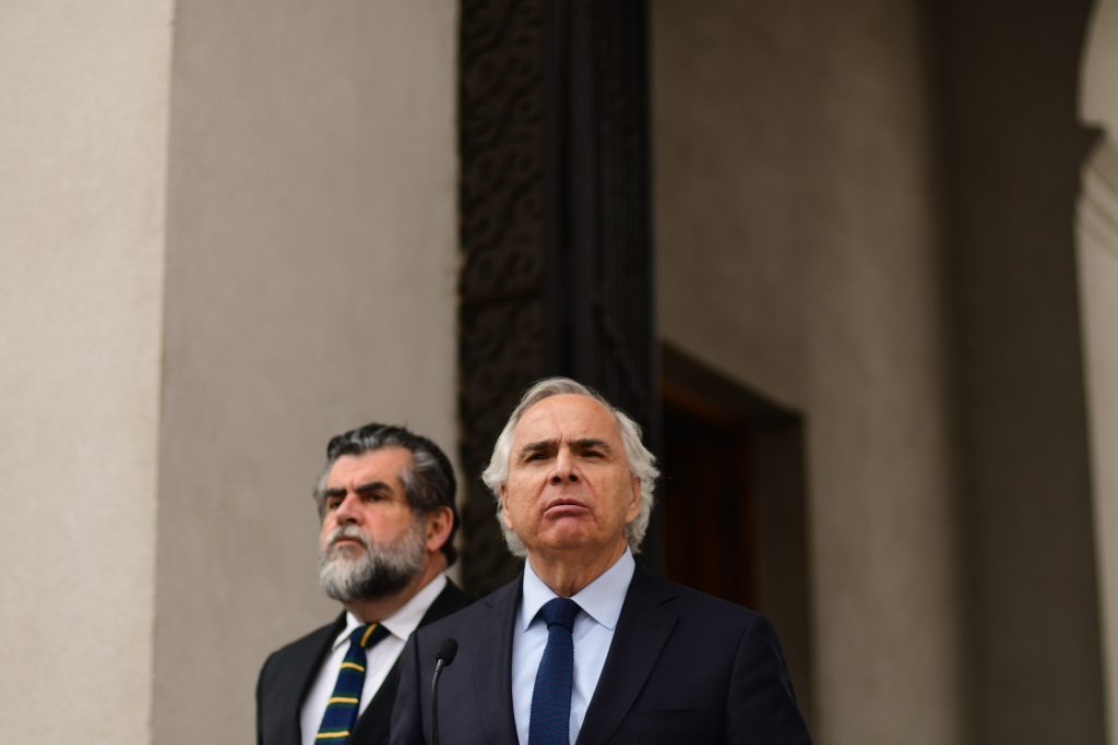Gobierno invoca Ley de Seguridad del Estado tras graves incidentes en Santiago