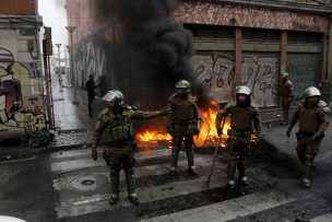 VIDEO | Carabineros y trabajadores portuarios se enfrentan en nueva jornada de paro en Valparaíso