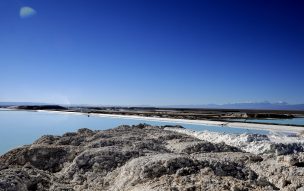 Codelco busca socio para explotar litio en Salar de Maricunga