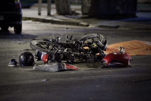 Motociclista muere en accidente con bus Transantiago en Las Condes