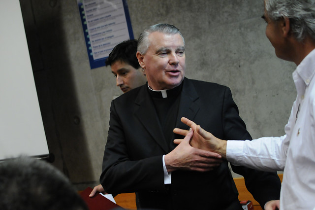 Sacerdote O’Reilly se va de Chile tras el plazo de 72 horas para abandonar el país