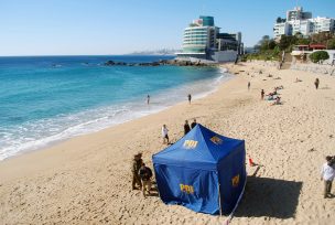 Un hombre ebrio muere por meterse al mar en Caleta Abarca en Viña del Mar