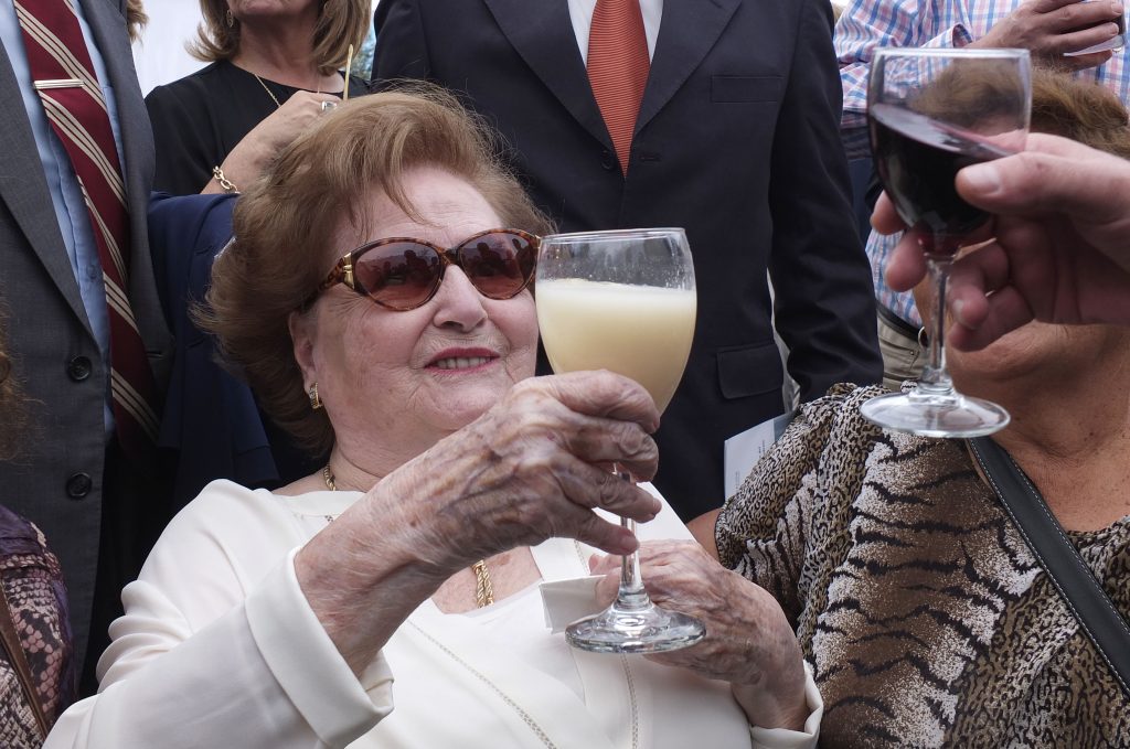 Conchalí anula decreto que nombró “hija ilustre” a Lucia Hiriart de Pinochet
