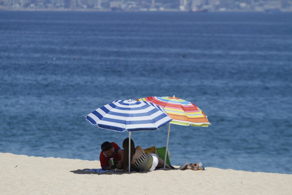 Seis regiones de Chile no tienen playas aptas para el baño