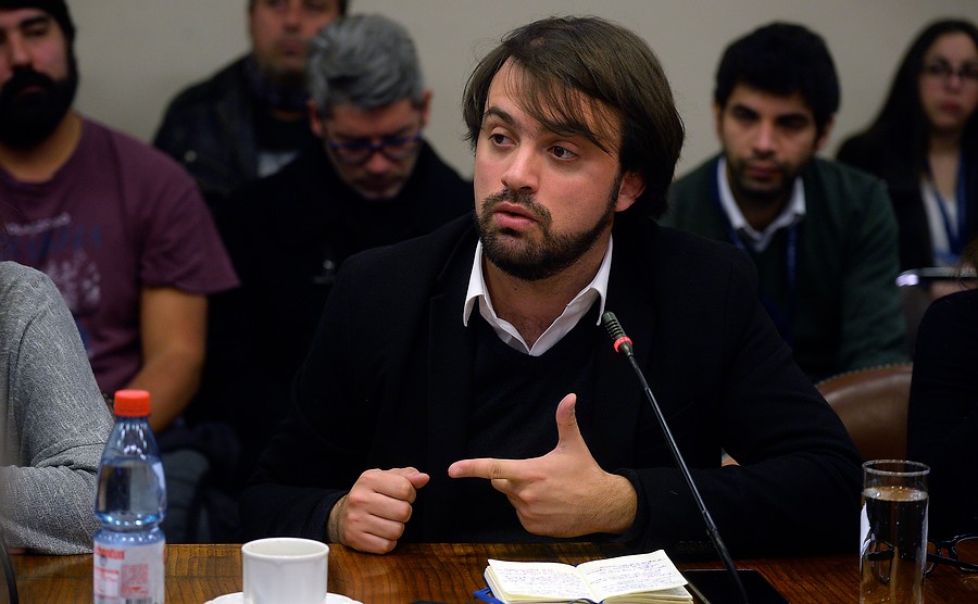 Alcalde Jorge Sharp y parlamentarios de Valparaíso hacen llamado a terminar conflicto portuario