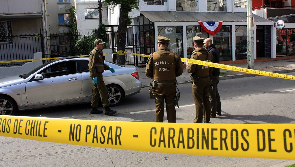 Buscan a vecino de Cerro Navia por disparos a otro que quedó en riesgo vital