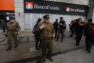 Carabineros sorprende in fraganti a tres asaltantes de banco en Independencia