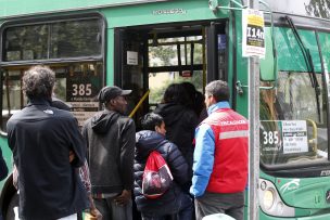 Trasporte público de Santiago adelanta hora punta y anuncia desvíos en Año Nuevo