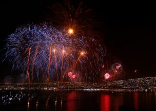 Show de fuegos artificiales en la costa de la región de Valparaíso durará 20 minutos