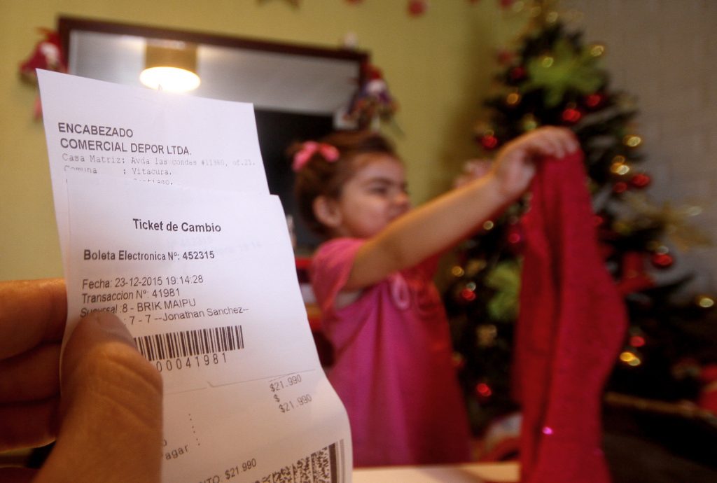 Ticket de cambio: Alertan por carteles “mentirosos” en las tiendas