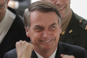 Bolsonaro felicitó a policía que mató a delincuente en la calle: mantenía a una rehén de 83 años