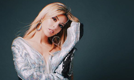 Oriana Marzoli sorprende con especial foto navideña