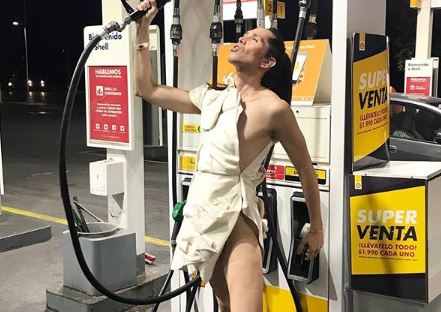 Di Mondo revolucionó el barrio Bellavista en su “noche de carrete” de viernes