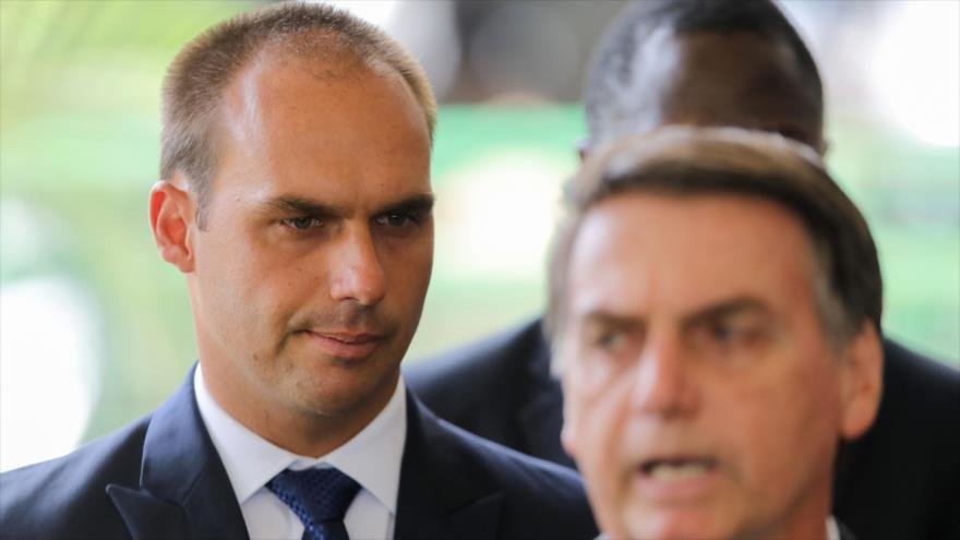 Hijo de Bolsonaro elogia a Pinochet: “Impidió que Chile se transformase también en una nueva Cuba”