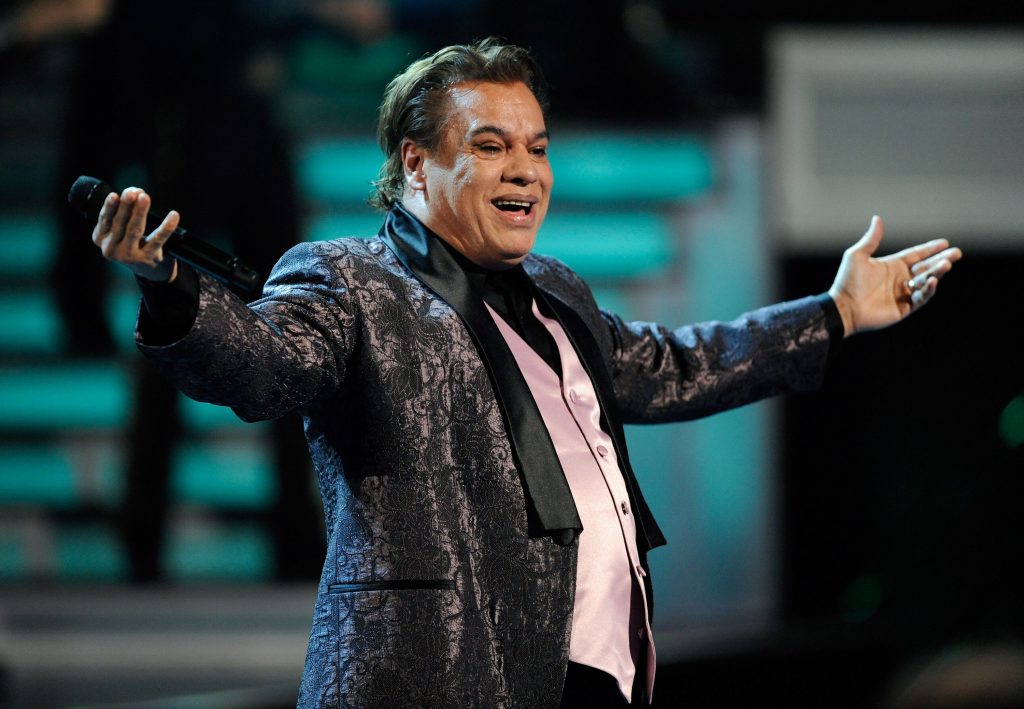 Fans de Juan Gabriel se quedan con las ganas: El Divo de Juárez “aplaza” su regreso