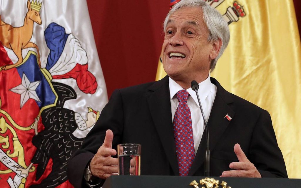 Presidente sufre nueva “Piñericosa”: se enredó completo