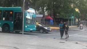 Un chofer de Transantiago ejemplar: ayudó a persona indigente a cruzar la calle