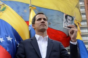 Juan Guaidó pide a militares venezolanos a rebelarse contra Maduro