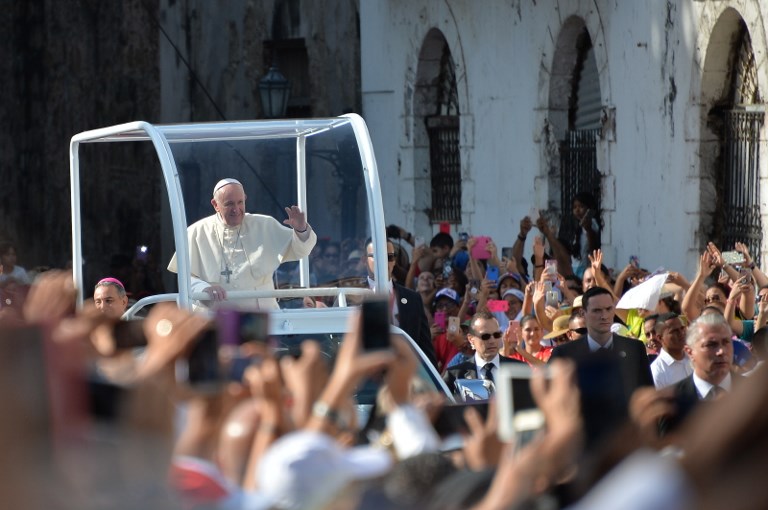 El Papa reconoce que la Iglesia está “herida por su pecado”