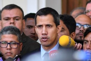 Fiscal general pide que Juan Guaidó no pueda salir de Venezuela