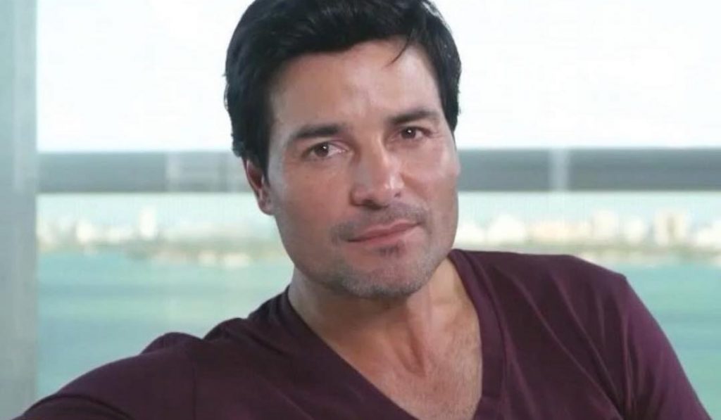 Chayanne y su hijo encienden Instagram a torso desnudo