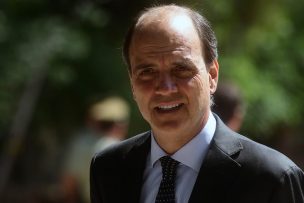 Ministro Monckeberg explicó por qué el cerro San Cristóbal se ve con un 