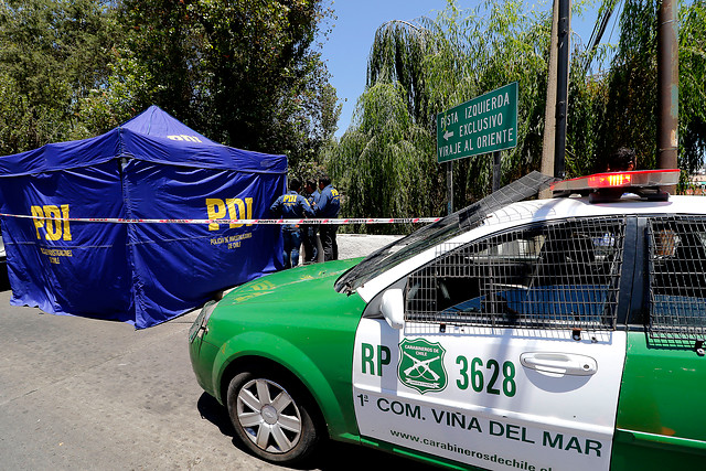 Encuentran cadáver con signos de golpes y perdigones en el estero de Marga Marga