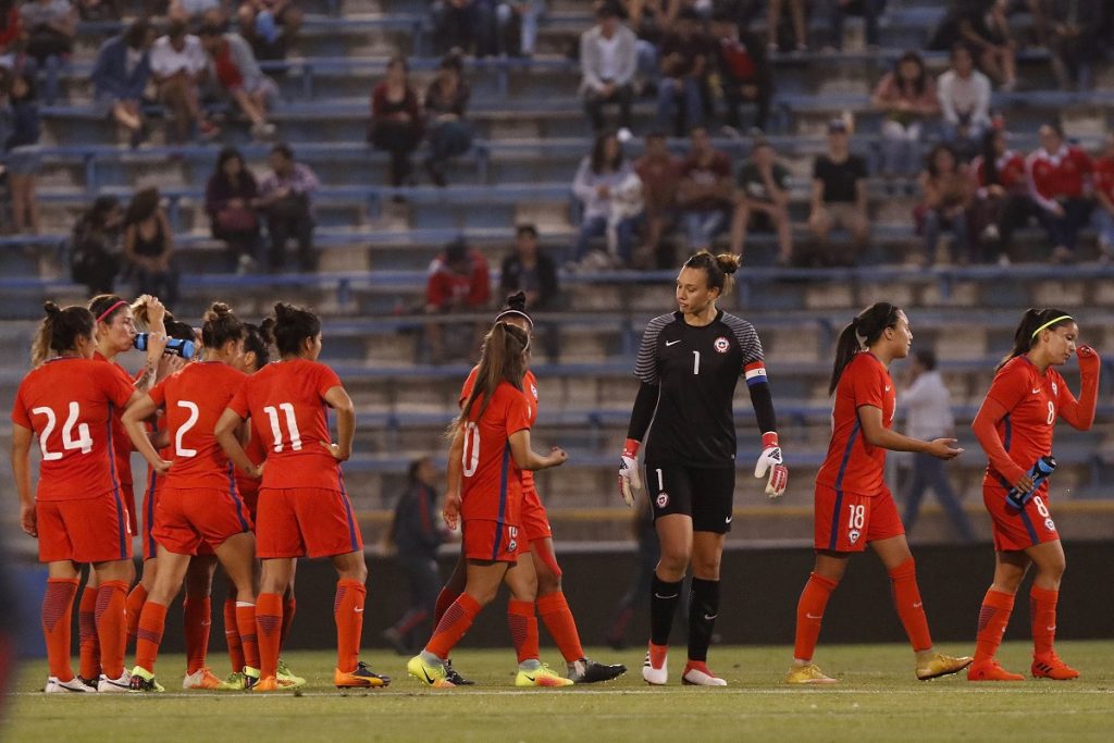 La selección chilena femenina cae frente a Italia en el último minuto de juego