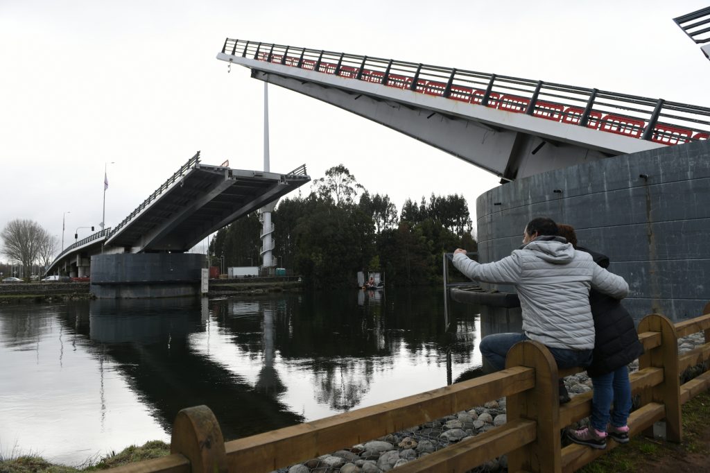 Inician faenas para realizar primer basculamiento de puente Cau Cau