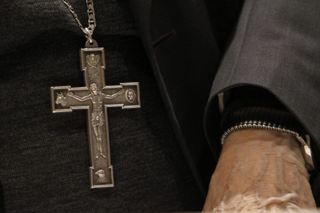Papa Francisco aceptó las renuncias de dos sacerdotes de cofradía “La Familia”