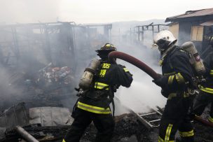 Biobío: Hombre muere calcinado en incendio que destruyó su hogar