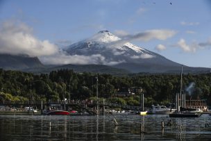 Efecto Anak Krakatoa: SHOA instaló estación de monitoreo en lago Villarrica