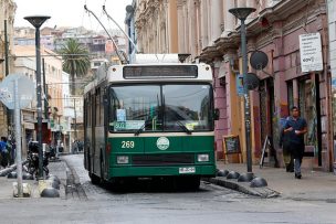 Cursan el primer parte por orinar en la calle en Valparaíso