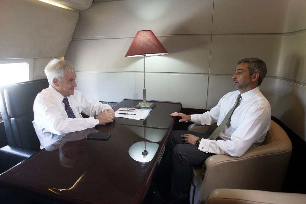 Piñera invitó a presidente de Paraguay a una reunión “en el aire”