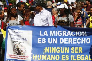 Marcha en contra de la Ley de Migración reúne a extranjeros en Santiago