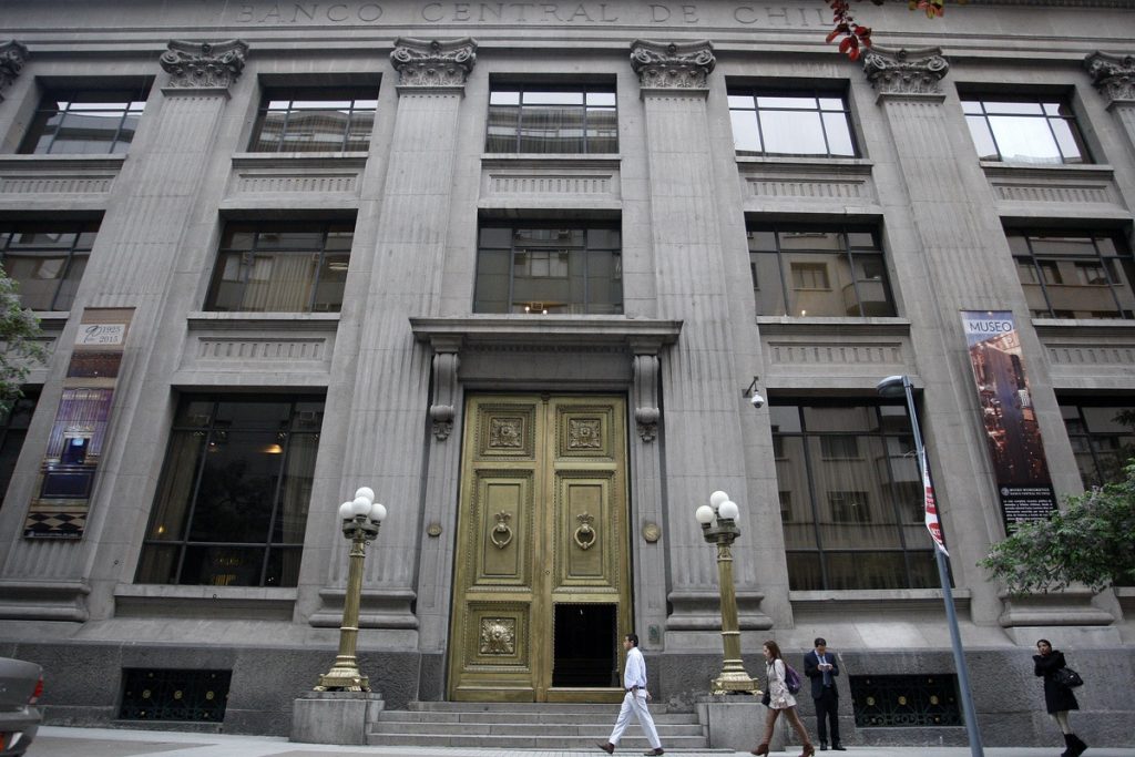 Banco Central bajó tasa de interés a 2,5 por ciento