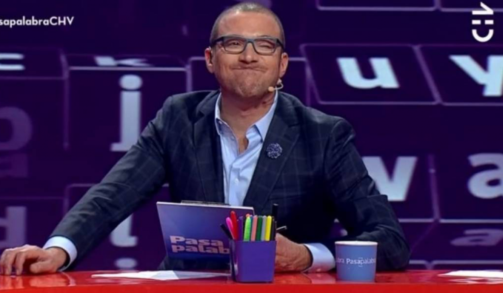 “¿Qué se fumó?”: Las duras críticas que recibió Julián Elfenbein en Pasapalabra por su rara actitud