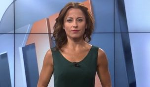 ¿A lo Myriam Hernández? Constanza Santa María sorprende con osado escote y destellante look