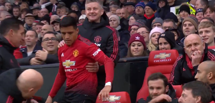 [VIDEO] ¿Quería ser el entrenador? El divertido momento de Alexis Sánchez con su DT