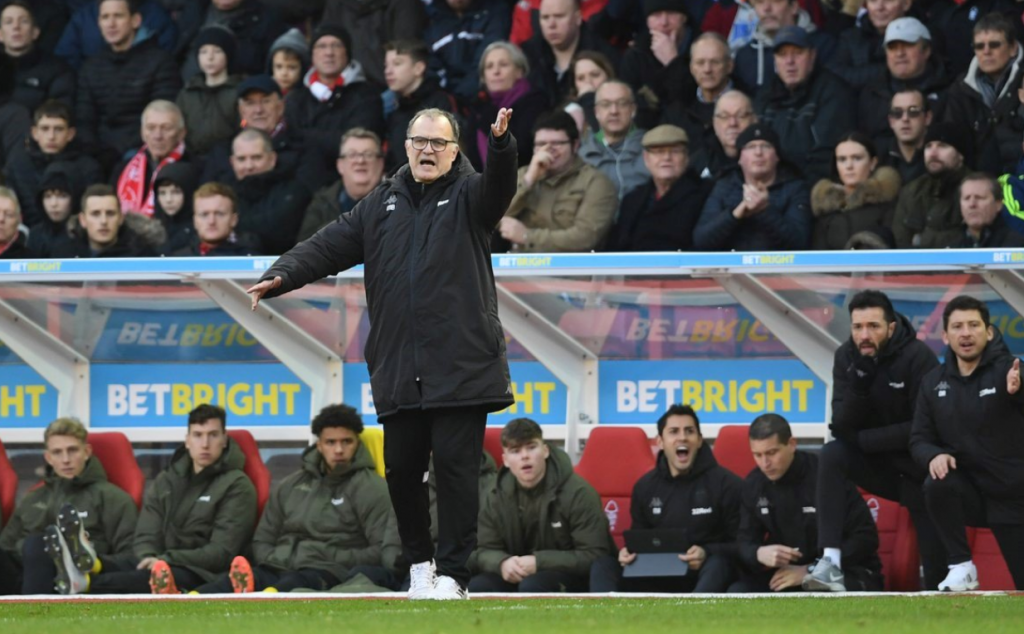 ¡Otra locura de Bielsa! El DT cambió a jugador que había entrado hace 25 minutos