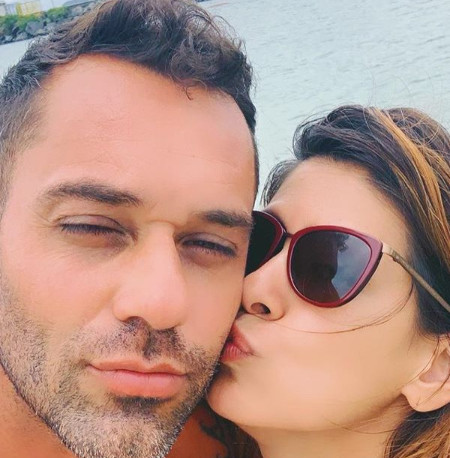 El regalo que hace a sus seguidoras Viví Rodrigues con imagen de su escultural esposo